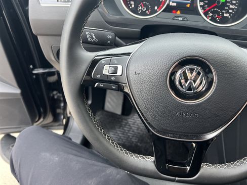 Certified 2021 Volkswagen Tiguan SE image 18