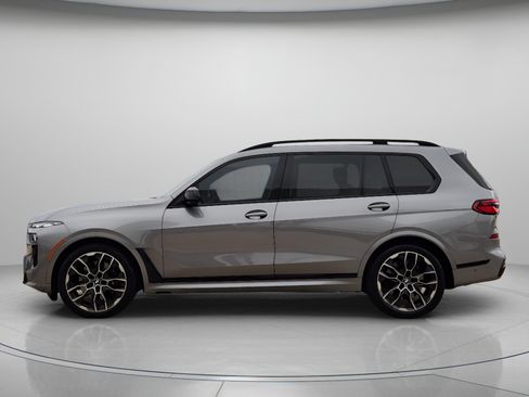Used 2025 BMW X7 M60i AWD/4WD image 2