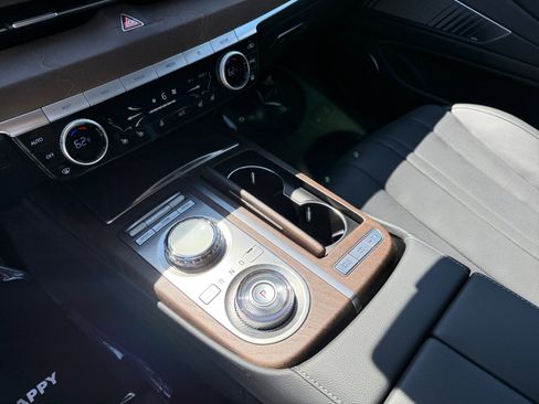 Used 2024 Genesis G80 image 13