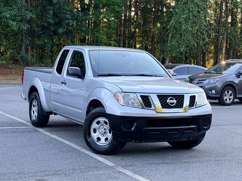Used 2021 Nissan Frontier S RWD image 3