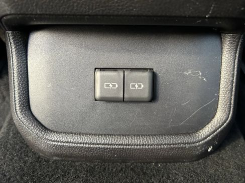 Used 2023 Toyota Highlander XLE image 21