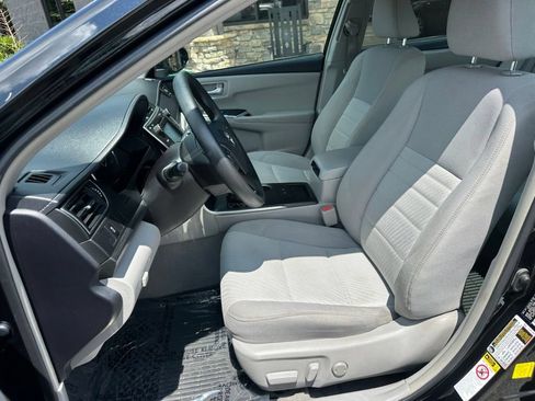 Used 2016 Toyota Camry LE FWD image 10