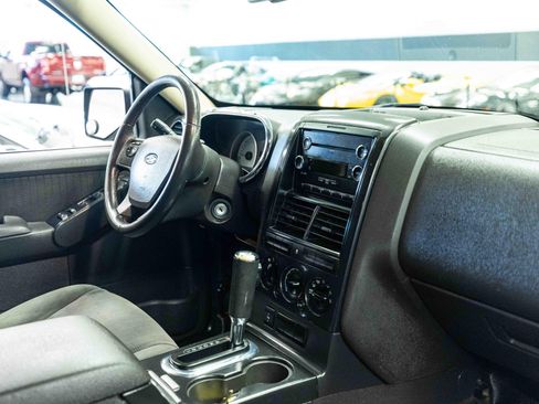 Used 2010 Ford Explorer Sport Trac XLT RWD image 13