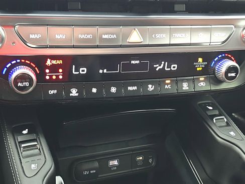 Used 2025 Kia Telluride SX Prestige AWD/4WD image 25