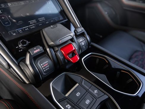 Used 2024 Lamborghini Urus S AWD/4WD image 36