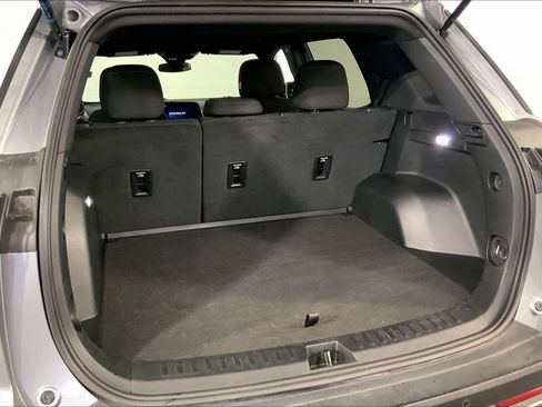 Used 2025 Chevrolet Equinox LT image 4