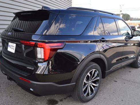 New 2026 Ford Explorer ST-Line image 3