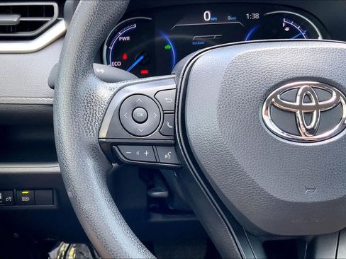 Used 2025 Toyota RAV4 XLE AWD/4WD image 23