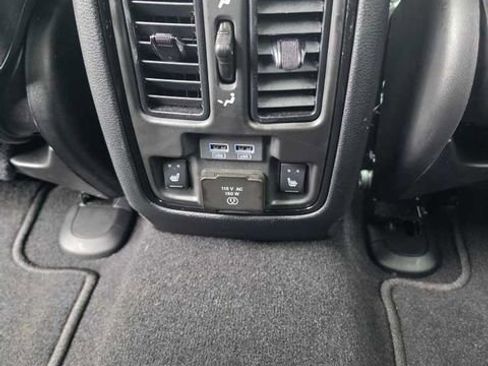 Used 2025 Dodge Durango GT AWD/4WD image 14