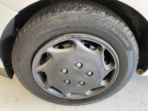 Used 2015 Ford Fiesta S image 23