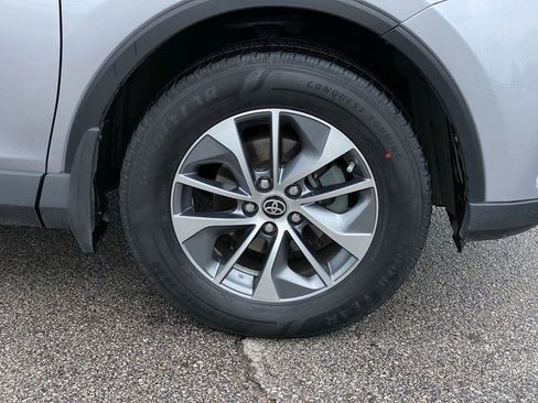 Used 2018 Toyota RAV4 XLE AWD/4WD image 32