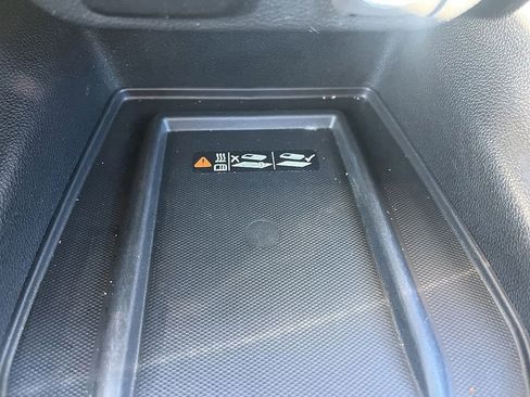 Used 2023 Chevrolet Traverse LT image 29