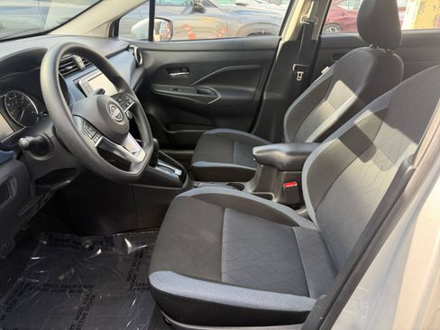 Used 2025 Nissan Versa SV FWD image 19
