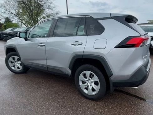 Used 2023 Toyota RAV4 LE AWD/4WD image 4