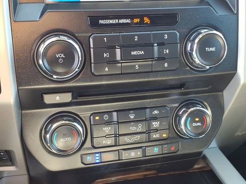 Used 2018 Ford F150 Lariat w/ Equipment Group 501A Mid AWD/4WD image 18