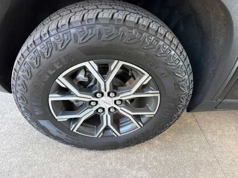 Used 2024 GMC Acadia AT4 w/ Luxury Package AWD/4WD image 6