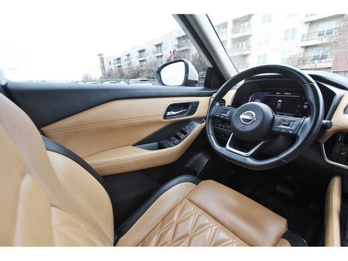 Used 2023 Nissan Rogue Platinum w/ Platinum Premium Package image 9