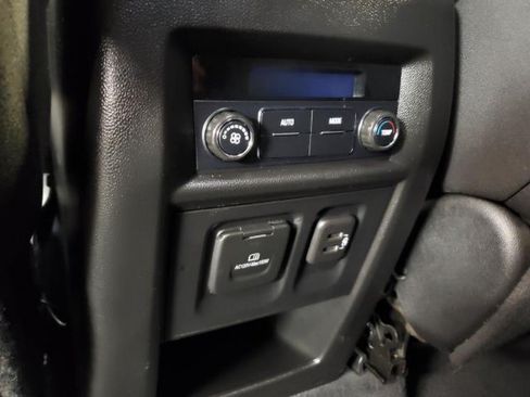 Used 2021 Chevrolet Traverse LT FWD image 11