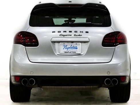 Used 2014 Porsche Cayenne Turbo image 8
