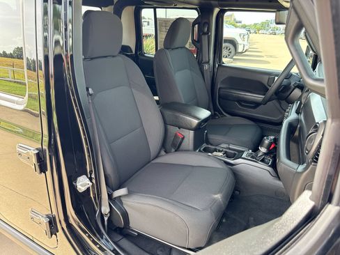 Used 2023 Jeep Gladiator Sport AWD/4WD image 24