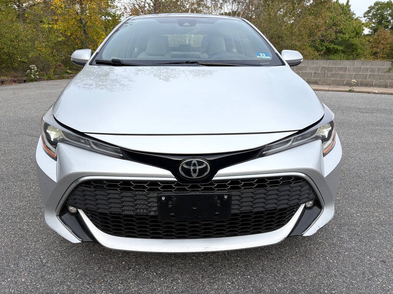 Used 2019 Toyota Corolla XSE FWD image 2