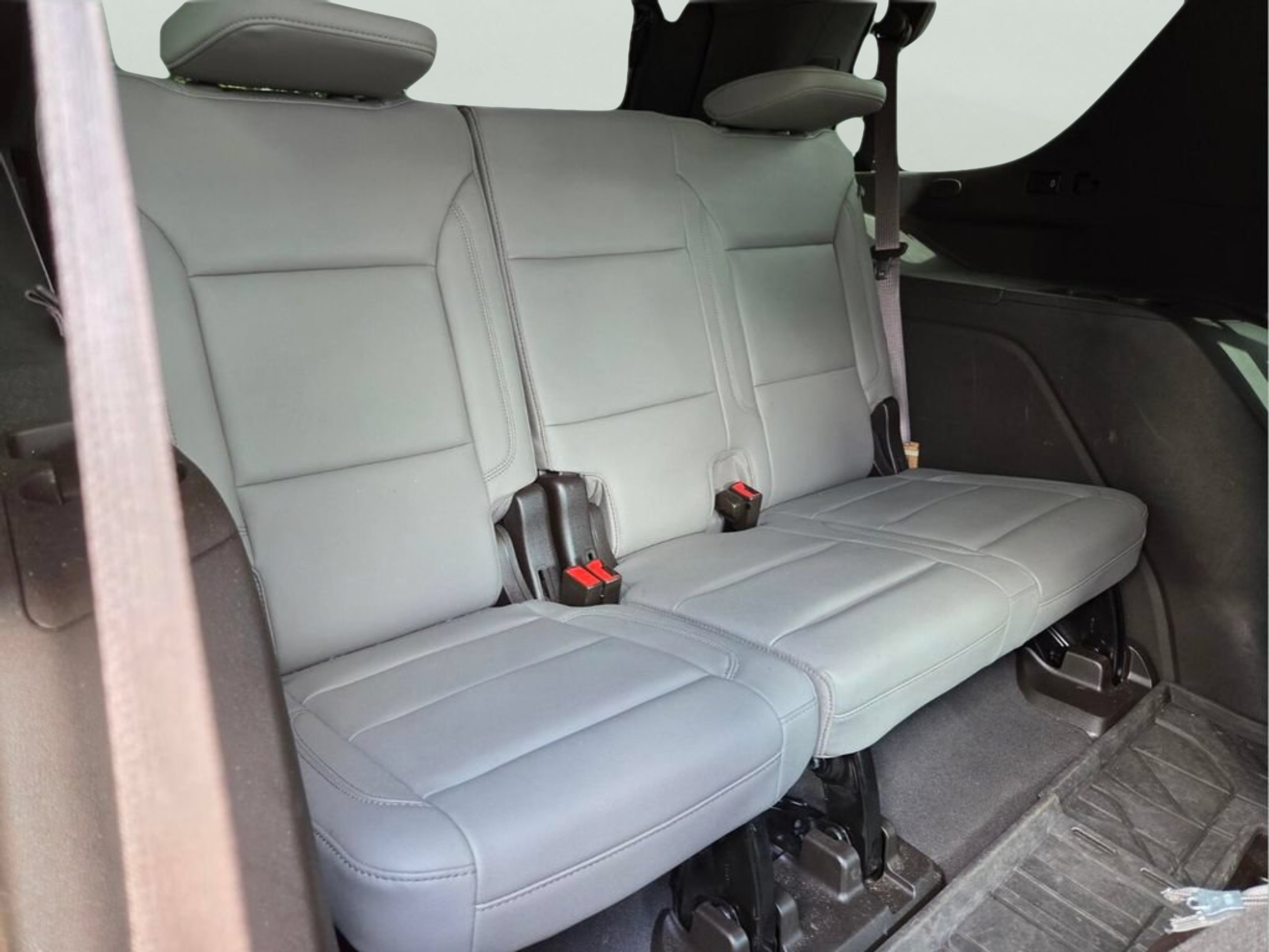 Used 2022 Chevrolet Tahoe LT w/ Luxury Package RWD image 15