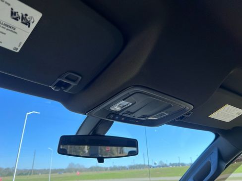 Used 2021 Chevrolet Silverado 1500 LT w/ Z71 Off-Road Package image 25