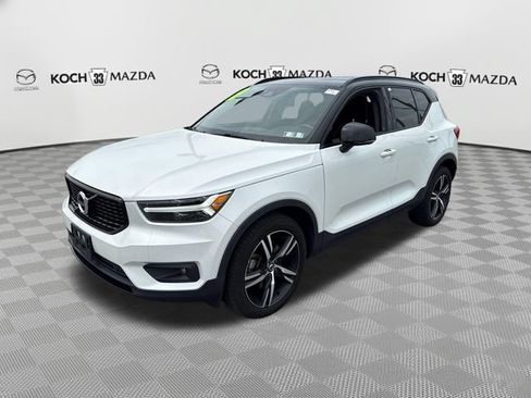 Used 2019 Volvo XC40 T5 R-Design AWD/4WD image 3