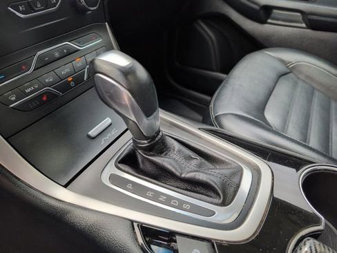 Used 2015 Ford Edge SEL w/ Equipment Group 201A AWD/4WD image 28