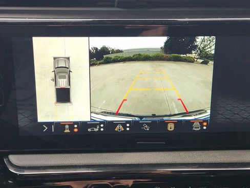 Used 2025 GMC Sierra 1500 AT4 w/ AT4 Premium Package AWD/4WD image 19