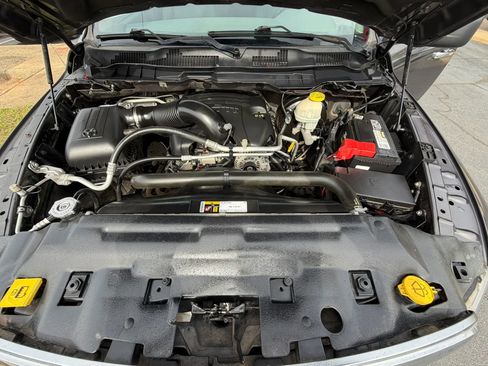 Used 2017 RAM 1500 Classic SLT AWD/4WD image 21