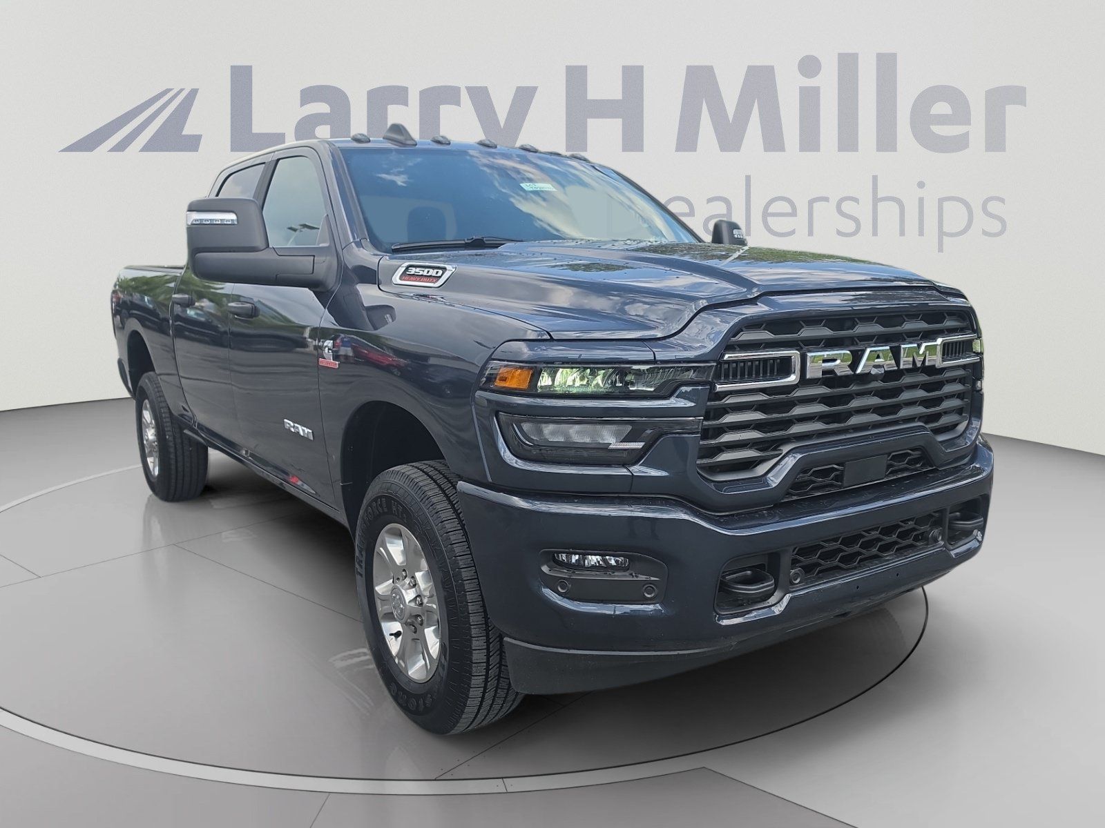 New 2026 RAM 3500 Big Horn AWD/4WD image 7