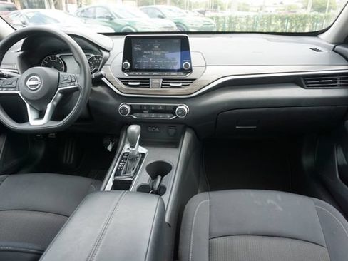 Used 2025 Nissan Altima 2.5 SV FWD image 6