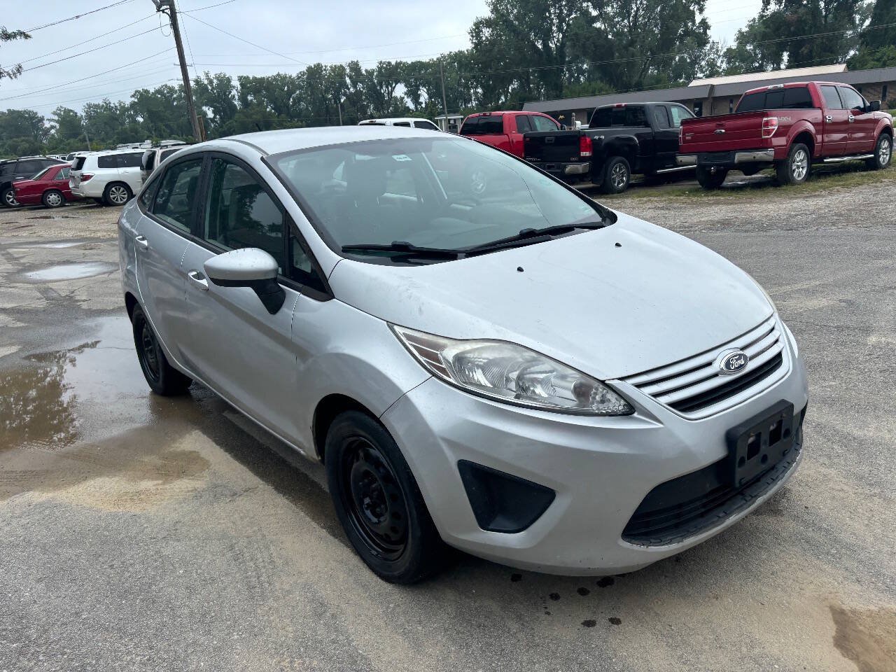 Used 2013 Ford Fiesta S FWD image 3