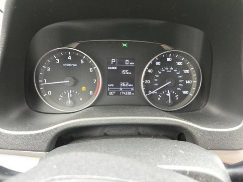 Used 2017 Hyundai Elantra SE FWD image 5