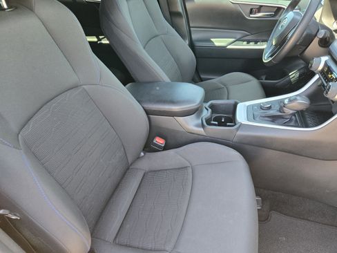 Used 2022 Toyota RAV4 SE AWD/4WD image 10