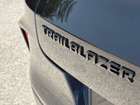 Used 2022 Chevrolet TrailBlazer RS FWD image 11