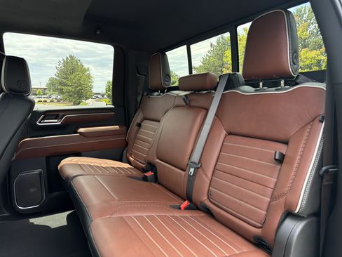 Used 2026 GMC Sierra 2500 Denali Ultimate AWD/4WD image 9