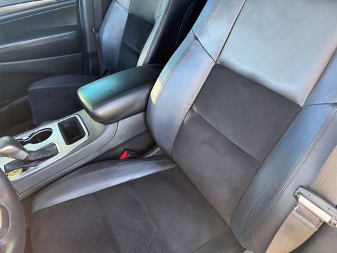 Used 2018 Jeep Grand Cherokee Altitude image 23