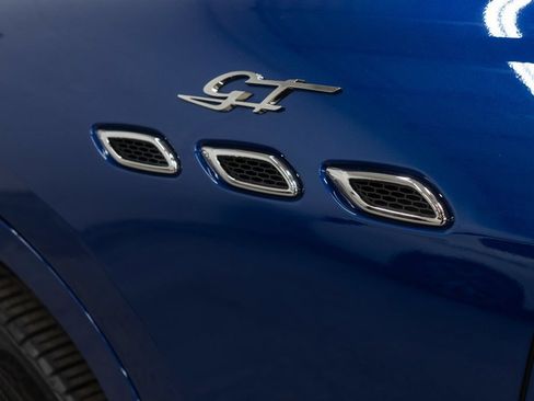 Used 2022 Maserati Levante GT AWD/4WD image 45