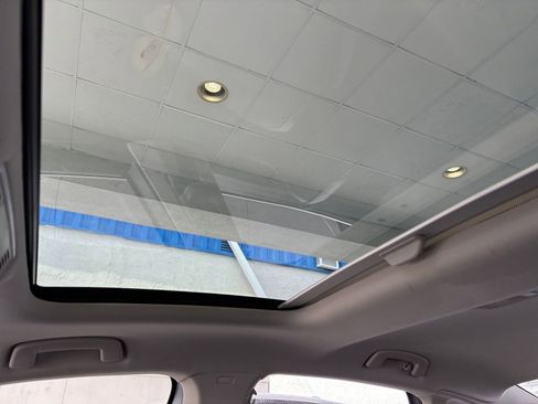 Used 2025 Volkswagen Jetta SE FWD image 29