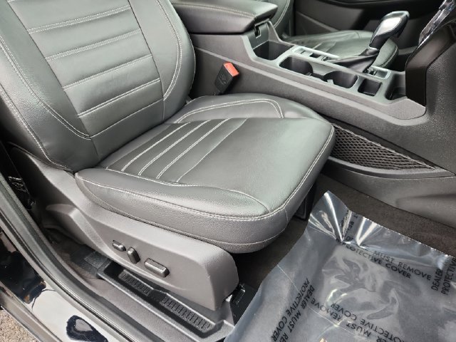Used 2018 Ford Escape Titanium FWD image 25