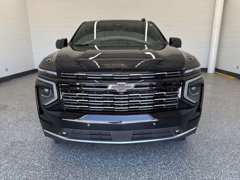 Used 2025 Chevrolet Tahoe High Country AWD/4WD image 8