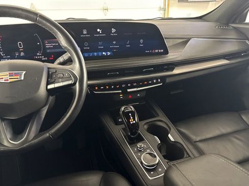 Used 2024 Cadillac XT4 Premium Luxury AWD/4WD image 23