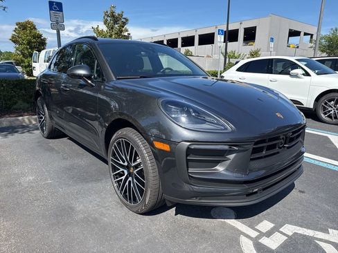 Certified 2026 Porsche Macan AWD/4WD image 4