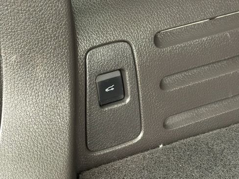 Used 2013 Ford Edge Limited w/ Driver Entry Pkg FWD image 23