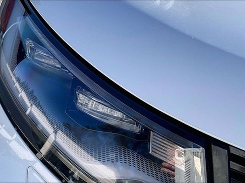 Used 2023 Land Rover Discovery HSE R-Dynamic image 30