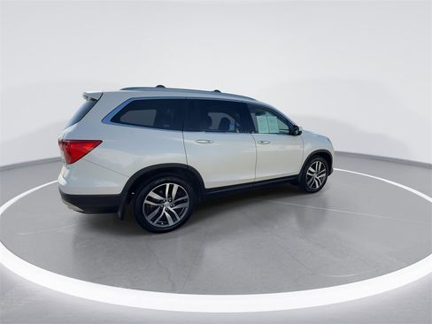 Used 2018 Honda Pilot Elite image 15