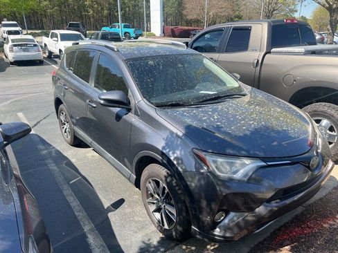 Used 2018 Toyota RAV4 XLE image 2