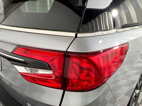 Used 2023 Honda Odyssey Elite image 12